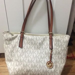 MK bag. Authentic. White.
